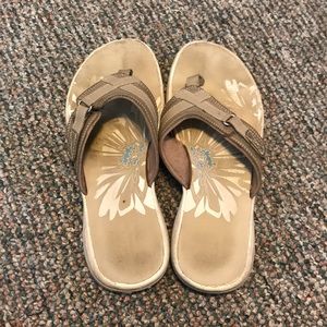 Brown Velcro Clark’s flip flops - size 8